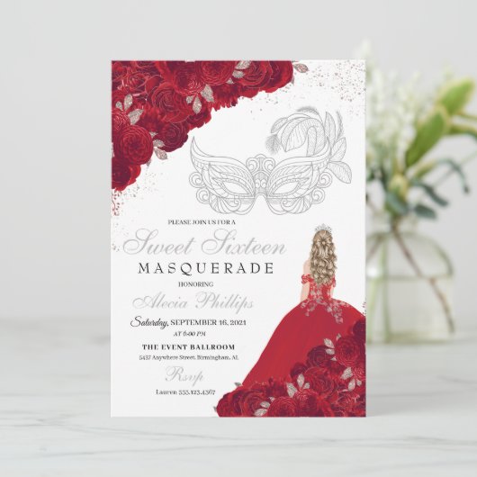 Red & Silver Glitzer Sweet 16 Masquerade Einladung (Stehend Vorderseite)
