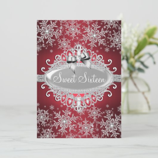 Red Silver Sparkle Snowflake Sweet 16 Einladung (Stehend Vorderseite)