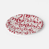 Red Sketch Heart Patterns Hand-Drawn Doodle-Style Pappteller (Schrägansicht)