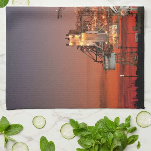 Red Sky for Space Shuttle Atlantis Start Geschirrtuch (Gefaltet)