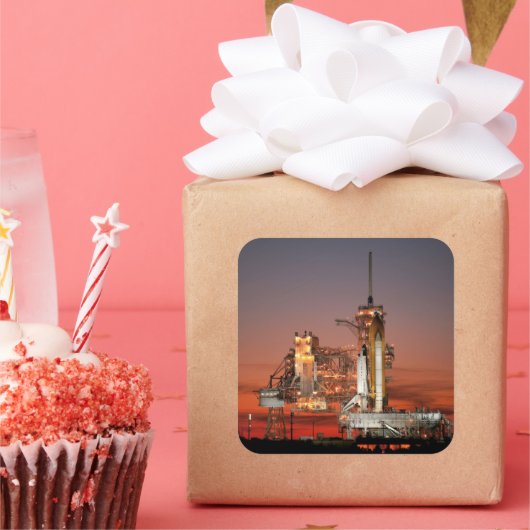 Red Sky for Space Shuttle Atlantis Start Quadratischer Aufkleber (Party)