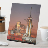 Red Sky for Space Shuttle Atlantis Start Sockelschild (In Situ)