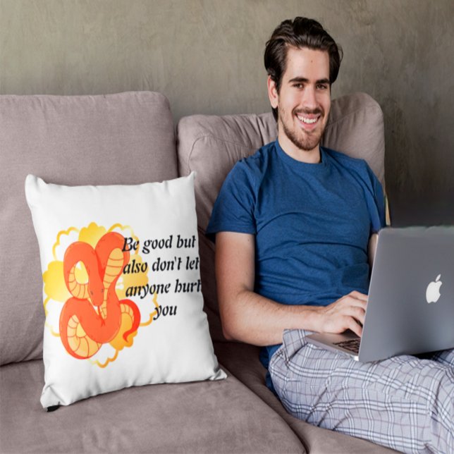 Red Snake on a Golden Blume" | Einzigartig und lux Dekokissen (Von Creator hochgeladen)