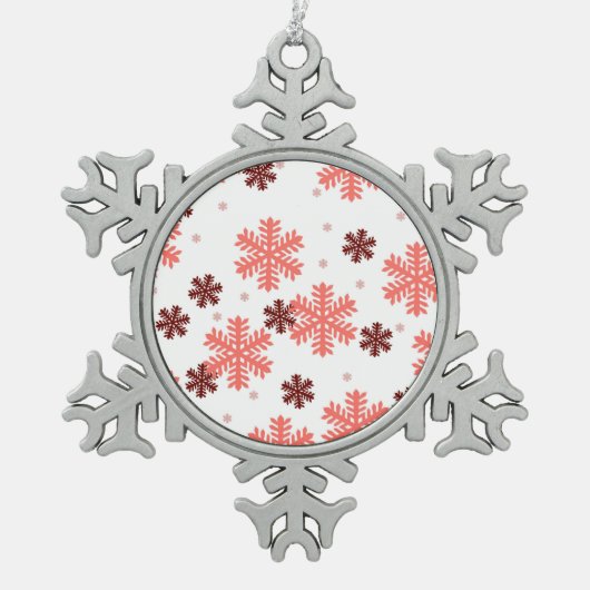 Red Snow Flakes Christmas pattern Snow Pattern Schneeflocken Zinn-Ornament (Vorderseite)