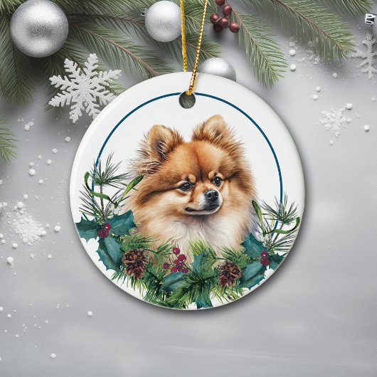 Red Spitz Dog Evergreen Berry Wreath Keramik Ornament