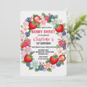 RED Strawberry 1. Geburtstag Party für Kinder Einladung (Stehend Vorderseite)