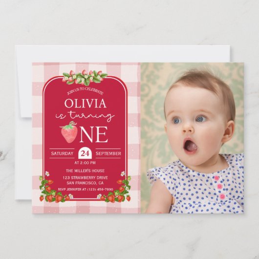 Red Strawberry 1st Birthday Foto Girl Party Einladung (Vorderseite)