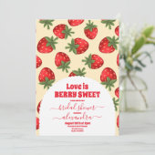 Red Strawberry Berry Sweet Brautparty Einladung (Stehend Vorderseite)