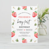 Red Strawberry Daisy Berry Sweet 1. Geburtstag Einladung (Stehend Vorderseite)