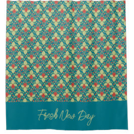 Red Strawberry fruit and pink blossoms Duschvorhang