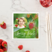 Red Strawberry & Kid's Photo Berry First Birthday Serviette (Beispiel)