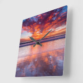 Red sunset over the sea, California Quadratische Wanduhr (Winkel)
