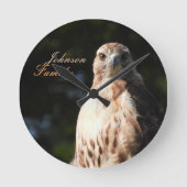 Red Tail Hawk *Personalize* Runde Wanduhr (Vorderseite)