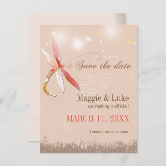 Red & Tan Dragonfly Hochzeit Sichern Sie das Datum Ankündigungspostkarte (Vorne/Hinten)