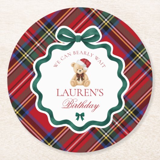 Red Tartan Plaid Christmas Bear Birthday Party Runder Pappuntersetzer (Vorderseite)