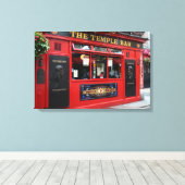 Red Temple Bar pub in Dublin Leinwand (Insitu (Holzboden))