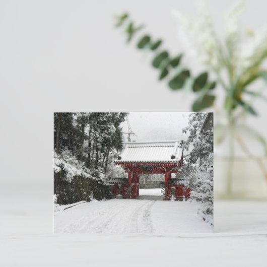 Red Temple Gate in Snow Postkarte (Stehend Vorderseite)