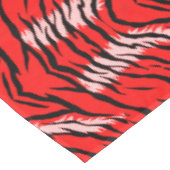 Red Tiger Animal Skin Pattern Design  Tischdecke (Schrägansicht)