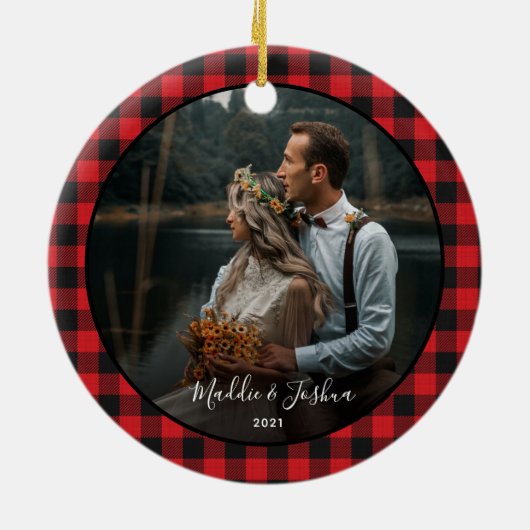 Red Truck Erstes Verlobtes Foto Kariert Keramik Ornament (Hinten)