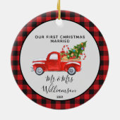 Red Truck Erstes Weihnachtsfest Verheiratet Buffal Keramik Ornament (Hinten)