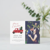 Red Truck mit Weihnachtsbaum und Snowman Moving Ankündigungspostkarte (Stehend Vorderseite)