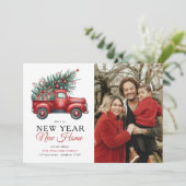 Red Truck New Year New Zuhause Foto Holiday Moving Ankündigung (Stehend Vorderseite)