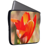Red Tulip Blossom Laptopschutzhülle (Vorne Rechts)