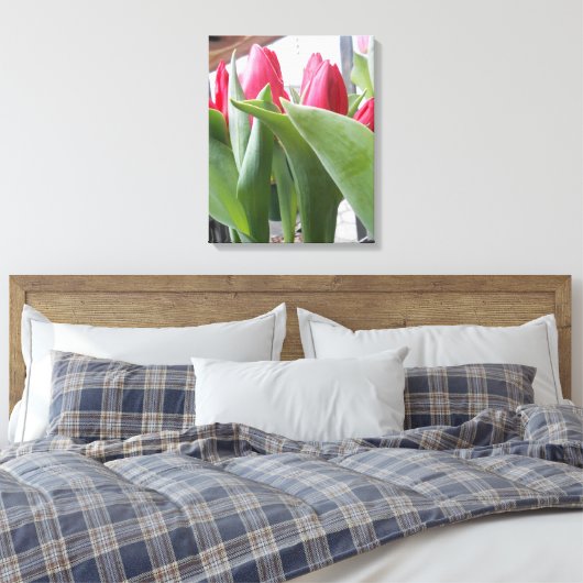 Red Tulip Leinwanddruck (Insitu (Schlafzimmer))