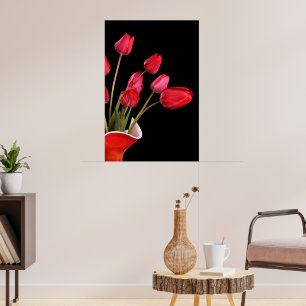 Red Tulips auf Black Poster