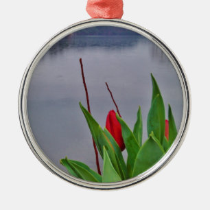 Red Tulips Blue Lake Arrowhead Wasser Silbernes Ornament