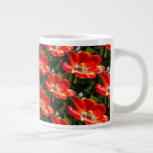 Red Tulips Pattern Jumbo-Tasse (Rechts)