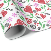 Red Valentine Hearts Pink Flowers Geschenkpapier (Rolleneckpunkt)