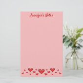 Red Valentine's Day Hearts & Custom Text Briefpapier (Stehend Vorderseite)