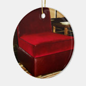 Red Velvet Chair Keramikornament (Links)