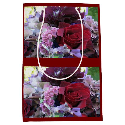 Red Velvet Rose Geschenktasche Mittlere Geschenktüte (Vorderseite)
