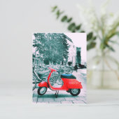 Red Vespa in München Postkarte (Stehend Vorderseite)