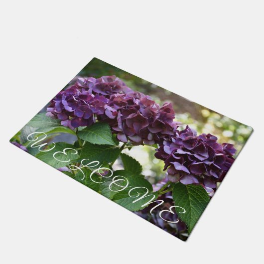 Red Violet Hydrangea Blooms Blumenwillkommen Fußmatte (Schrägansicht)