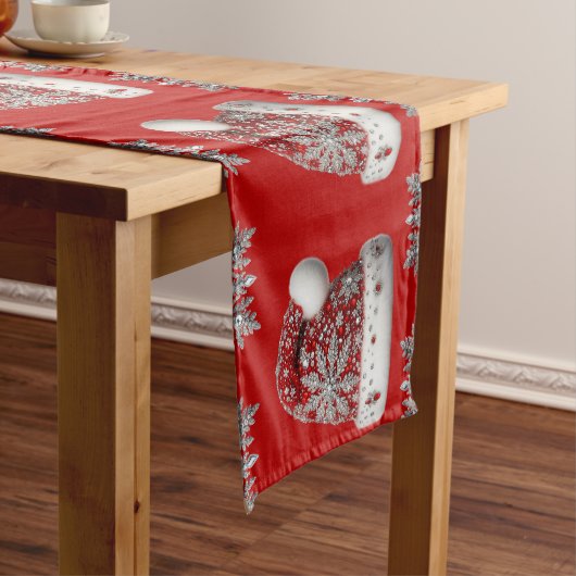Red Weihnachtsmannmütze Holiday Table Runner Mittelgroßer Tischläufer (Beispiel)