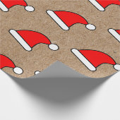 Red Weihnachtsmannmütze Pattern auf rustikalem Kra Geschenkpapier (Ecke)