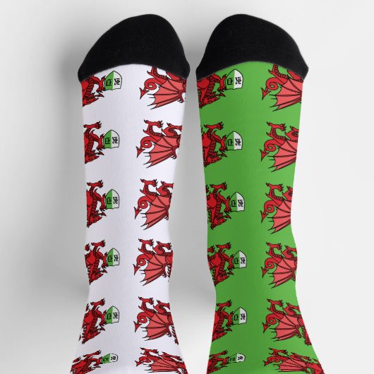 Red Welsh Dragon Custom Monogram Socken (Oben)