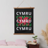 Red Welsh Dragon Cymru Wiederholung Text Wales Roo Wandteppich Mit Holzrahmen (Schlafzimmer)