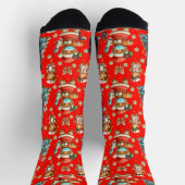 Red Whimsical Christmas Gingerbread Girl Nurse Socken (Oben)
