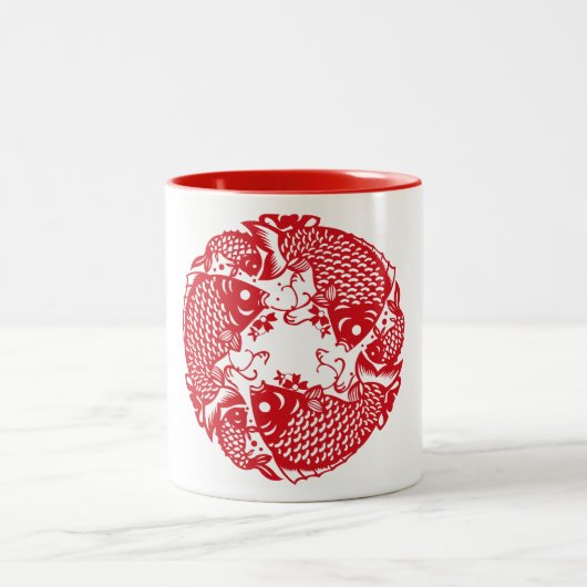 Red Whirling Koi Carp Fish Group Zweifarbige Tasse (Mittel)