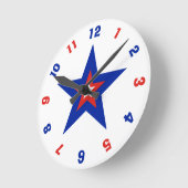 Red, White and Blue Patriotic American Star Runde Wanduhr (Winkel)