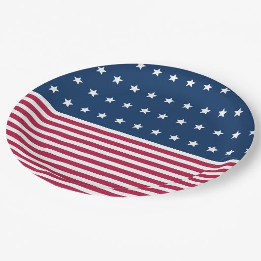 Red White and Blue Stars Streifen 4. Juli Party Pappteller (Schrägansicht)