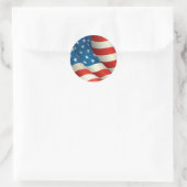 Red White and Blue Waving US Flag Runder Aufkleber (Tasche)