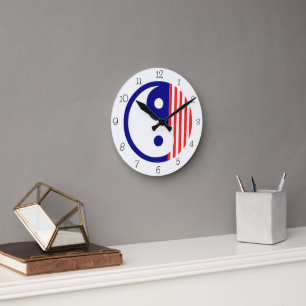 Red, White and Blue Yin Yang Round Clock Runde Wanduhr