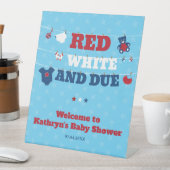 Red White and Due Baby Dusche Kleidung 4. Juli Sockelschild (In Situ)
