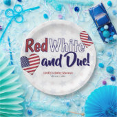 Red White and Due July 4. Patriotic Baby Dusche Pappteller (Party)
