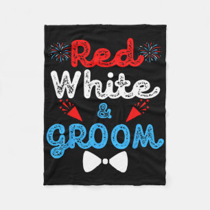 Red White and Groom Funny Wedding Party 4. Juli Fleecedecke